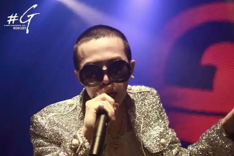 权志龙 平头也很帅