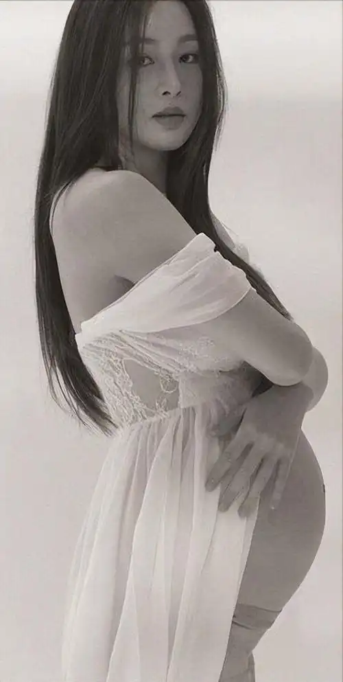 玄彬前女友姜素拉惊喜宣布二胎,孕妇照片曝光超美撩人|孙艺珍|黑长直