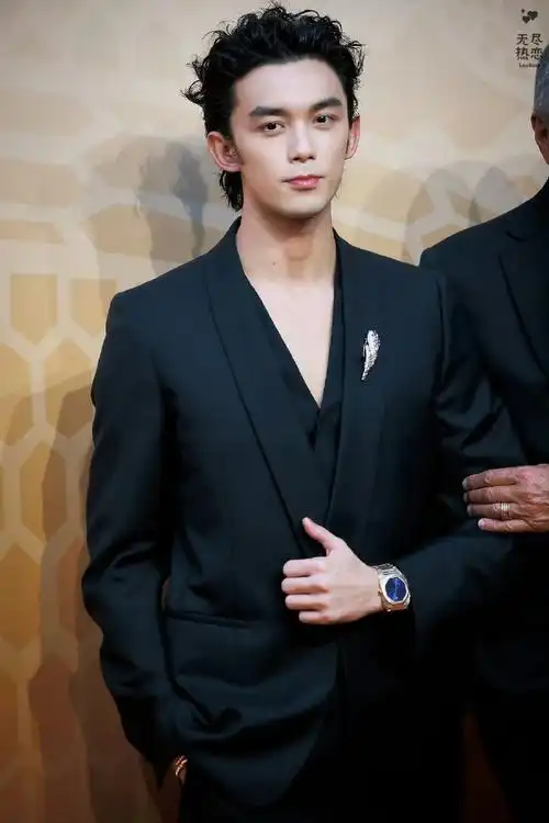 吴露可逃##吴磊