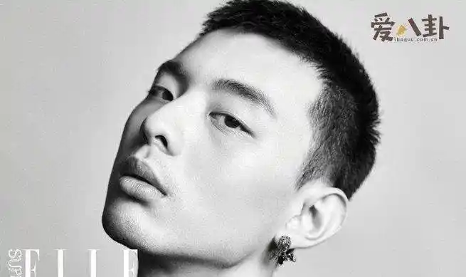 李庚希疑似被曝恋情李庚希与马思纯都是与哈圈的歌手