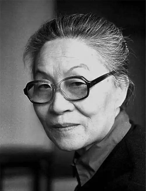 才女杨绛一代文学大家我们仨缓缓道来一家三口的日常故事