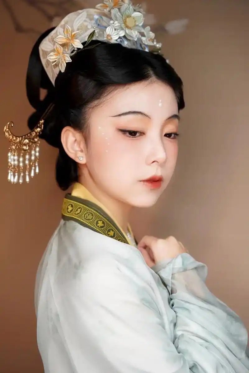 宋的雅致-珍珠妆.#汉服妆造 #古装造型 #古风 - 抖音