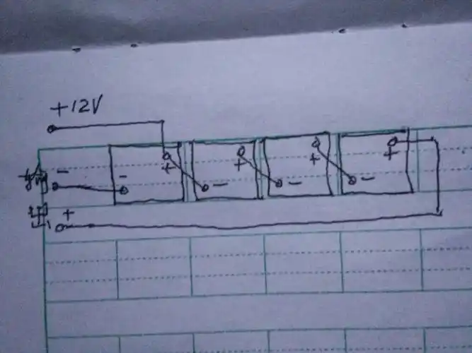 4个12v串48v,不拆串联线直接从单只电瓶处接线出来,是12v吗?
