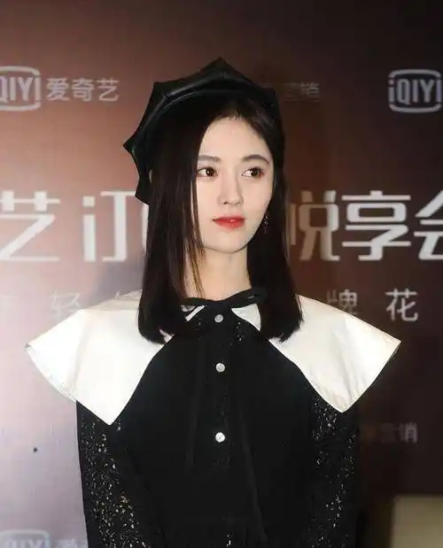 虽然能独挑女主大梁,但鞠婧祎演技并没有多大的突破,接的角色大都很