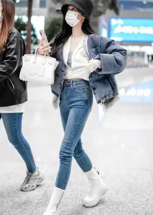 吴宣仪的穿搭还真是日常!轻松牛仔服装搭配