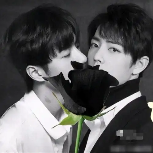 肖战王一博亲密合照,你觉得赏心悦目吗?