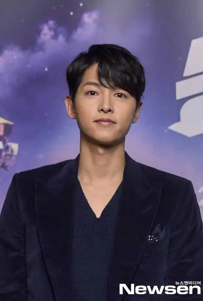 星闻宋仲基方面财阀家的小儿子正在讨论中