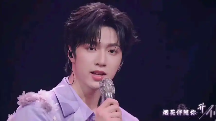 《烟花升停在星夜》舞台 刘耀文个人cut