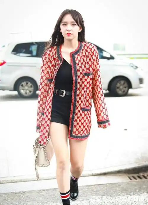 程潇够狠紧身短裤短到极致网友也是没谁了