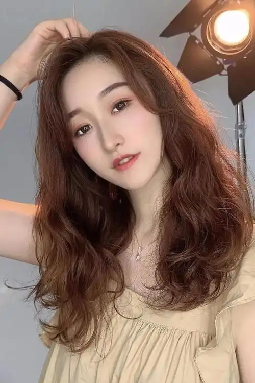 「美发图鉴」2021年最新女生烫发发型,减龄显气质的最佳选择!