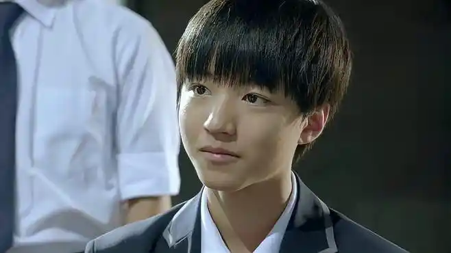 小别离:朵朵跟老妈玩调虎离山,去当舞台导演,李想满眼宠溺!