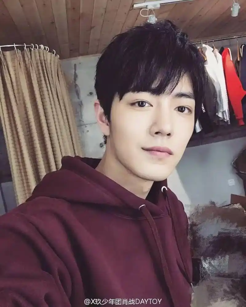 肖战的小飞侠  喜欢你的自拍,收集了你部分16-22年的自 - 抖音