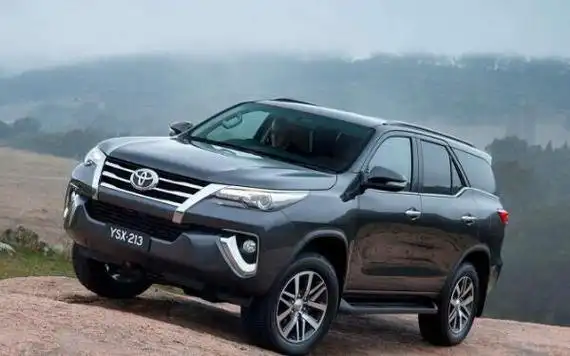 19款丰田硬派越野车穿越者2700强劲动力秒杀同级越野.