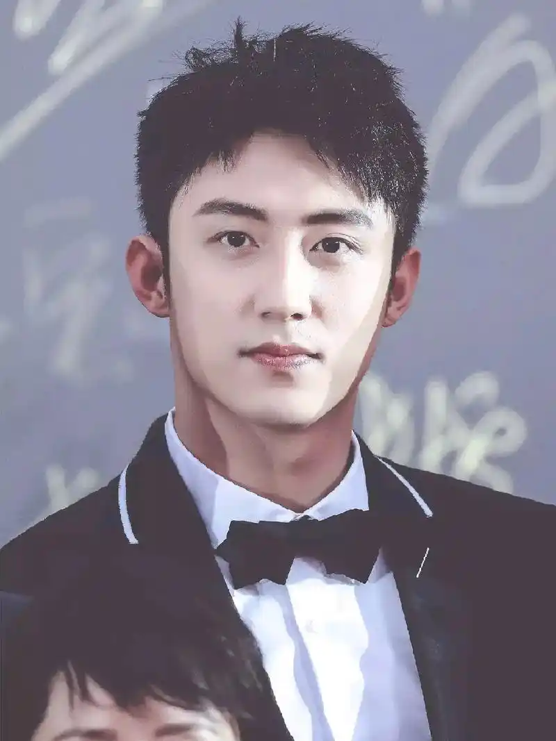 传递正能量#黄景瑜前几天刚给上海捐赠抗疫物质,昨天又为家乡丹 - 抖