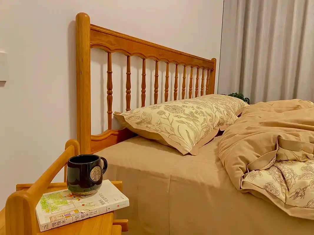 想在我这小小的房间拍张美美的照片,感觉很难哦,我站着坐着蹲着 - 抖