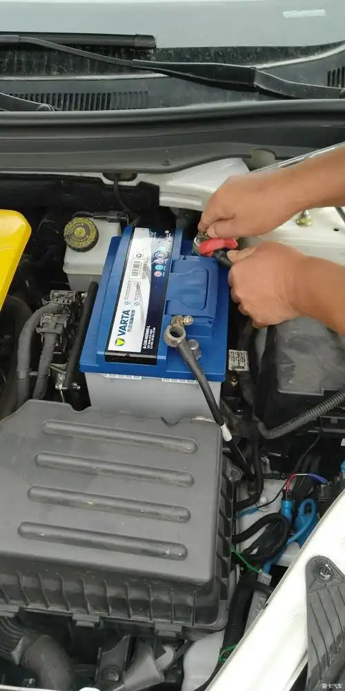 装回电池正负极