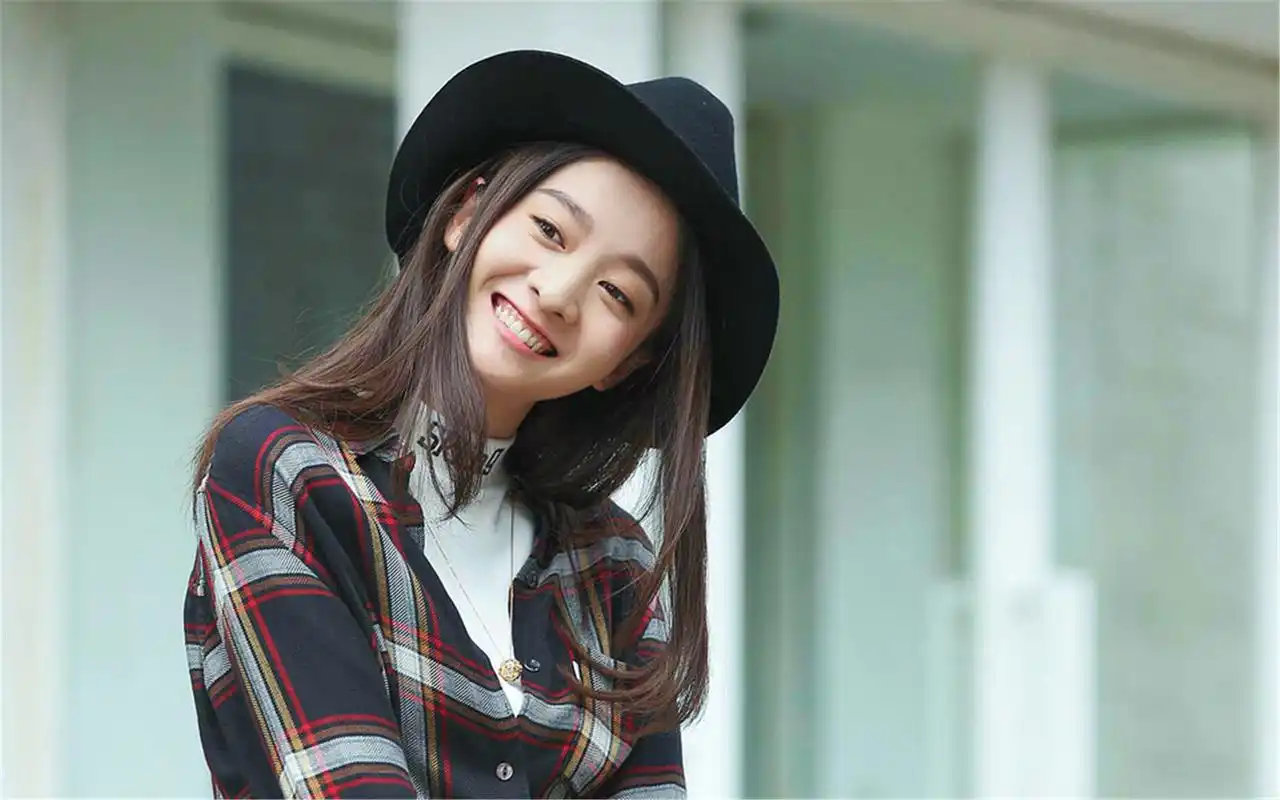 美女张雪迎高清电脑桌面壁纸