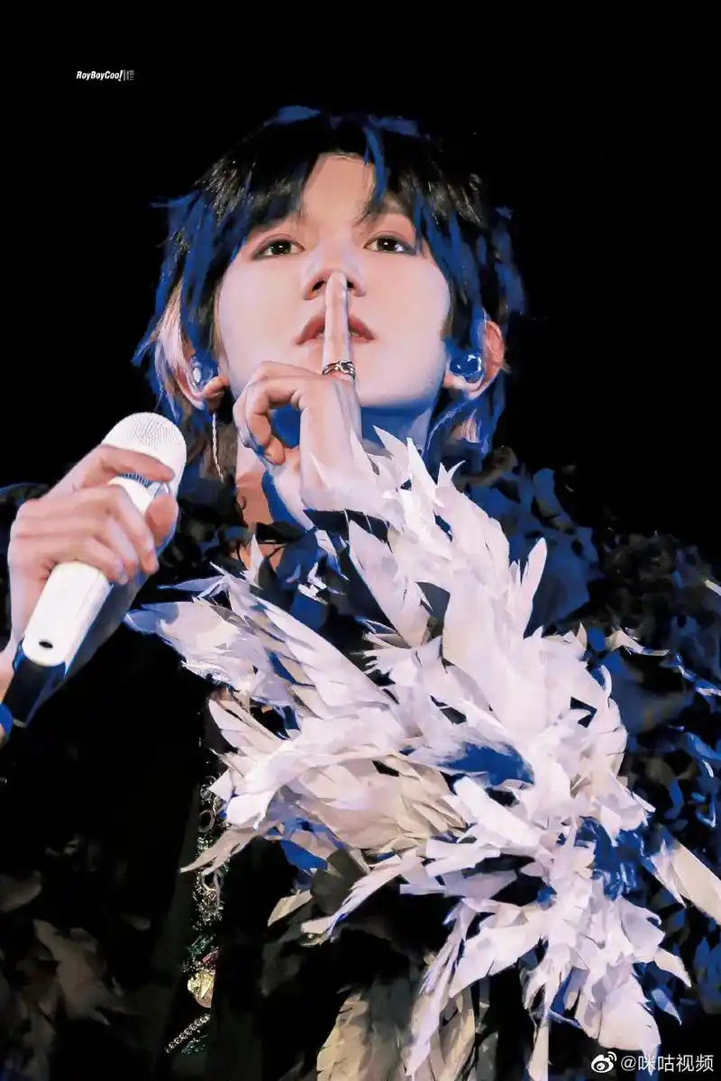 王源真的绝啦!谁能想到小时候那么可爱 - 抖音