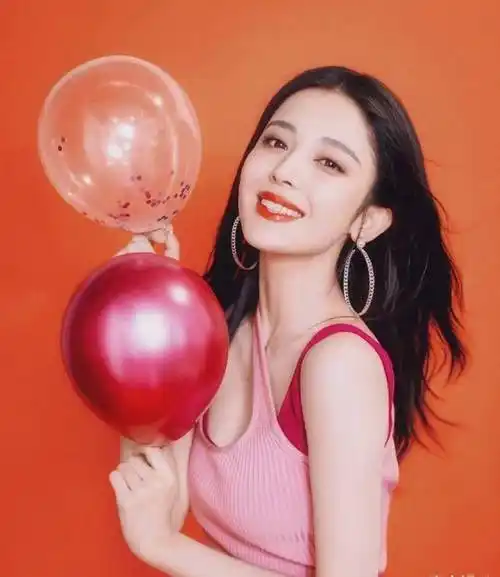 原创古力娜扎为搭戏男演员撑腰霸气回怼内涵粉丝不喜欢就别看