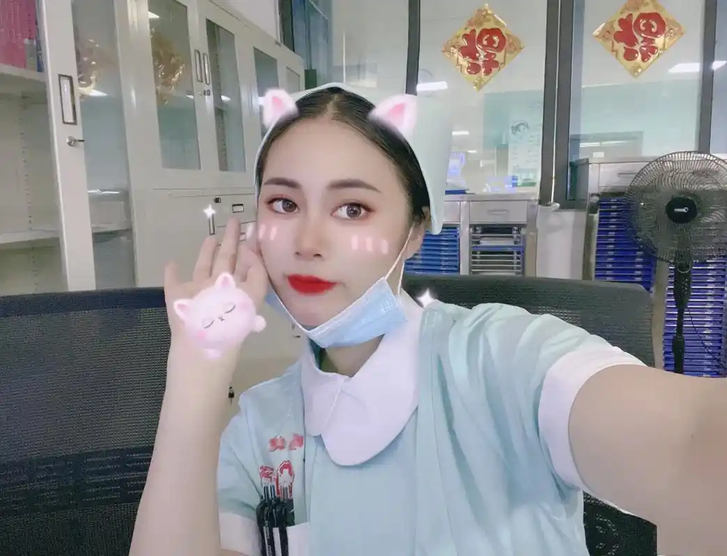 护士上的班是爱你的不一般,护士输的液是想你的液,护士发的药是 - 抖