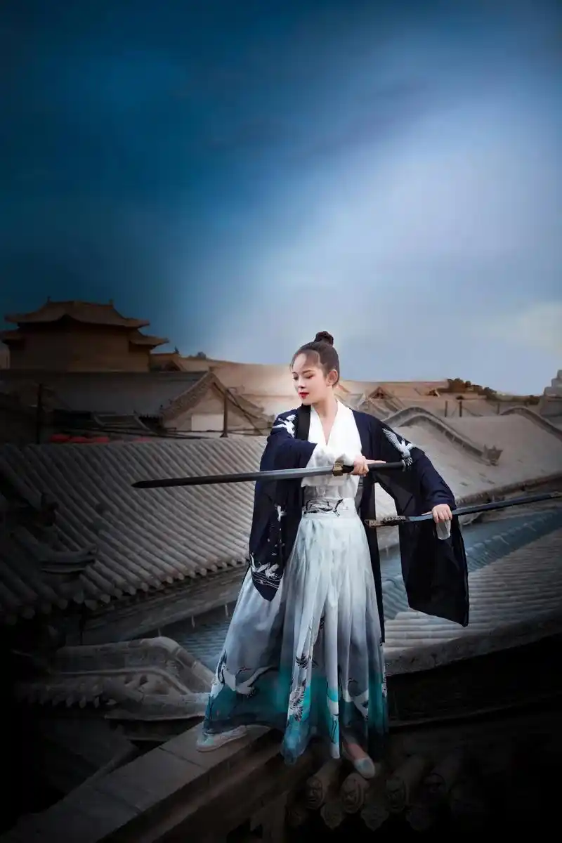 愿乘风归去来兮,繁花片片落满地#酷帅狂霸拽#古风 #古风少女 - 抖音