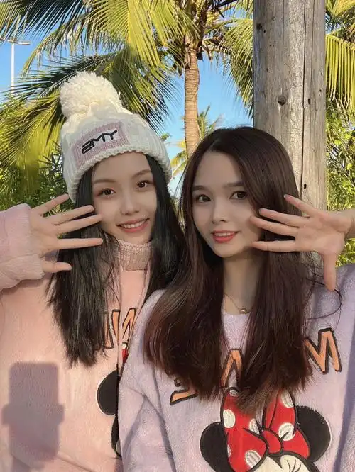 闺蜜自拍姿势姐妹文案73甜系满分