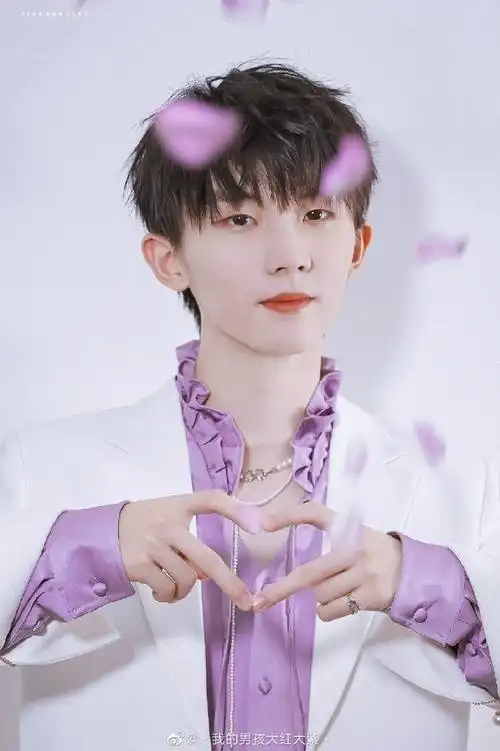 总有星火78大红大紫97一起去未来9094@时代少年团队长-马嘉祺