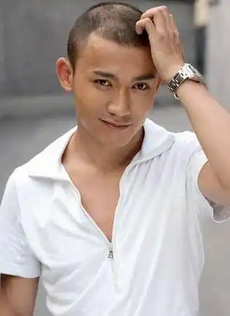 中年男星"秃顶"大赏:沙溢,聂远头顶稀疏,最意外是彭于晏_头发_陈伟霆