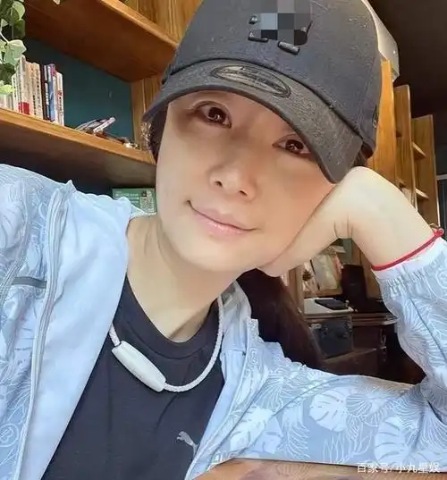 林心如霍建华婚姻生活,夫妻一起用餐,"老干部"配合拍摆造型照