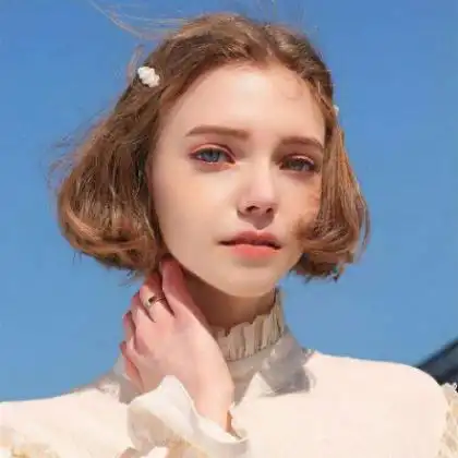 2020欧美女生头像看上去很酷很冷静的样子