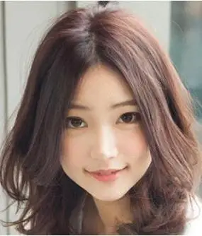 圆脸女生有气质显瘦适合的发型图片02