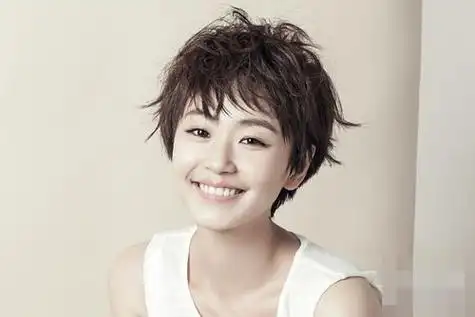 女生短头发烟花烫图片大赏析成为你首选对象的女生卷烫发型