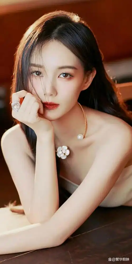 李一桐,一个名字如同春风拂面,给人带来无尽的温暖与期待.