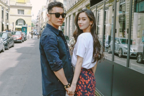 频繁被曝离婚,黄晓明baby双双晒照回归工作,暗示已雨过天晴