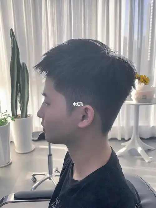 男士发型参考#长沙男士发型设计精致,男士超过半个月不进理发店形象