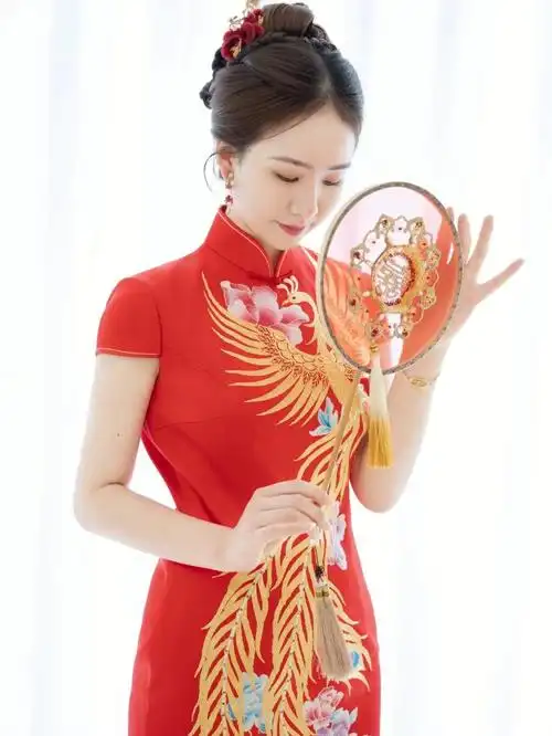 新娘旗袍74人人夸赞的国风旗袍端庄优雅