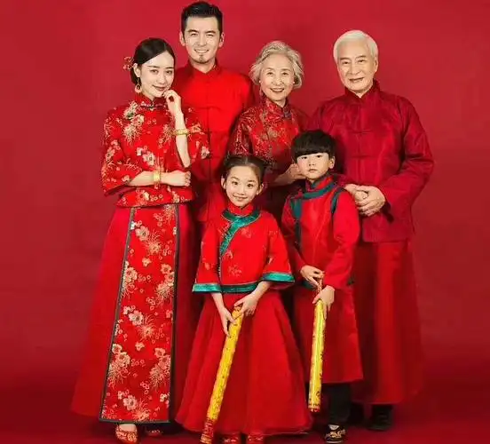 【左旗米兰视觉婚纱摄影】新年感恩推出99元秒杀"380元 "全家福!