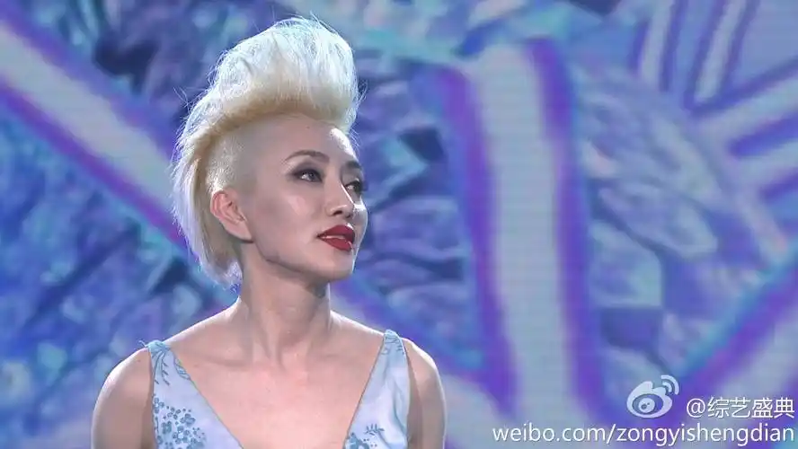 牛人来啦#  微直播】明星脸@梅艳芳张丽 引得现场尖叫连连,酷似