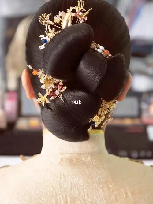 简约中式新娘盘发