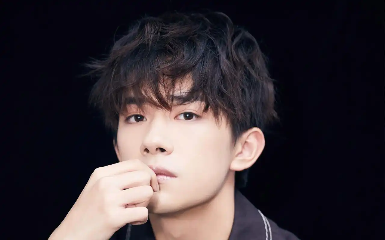 tfboys易烊千玺高清壁纸图片