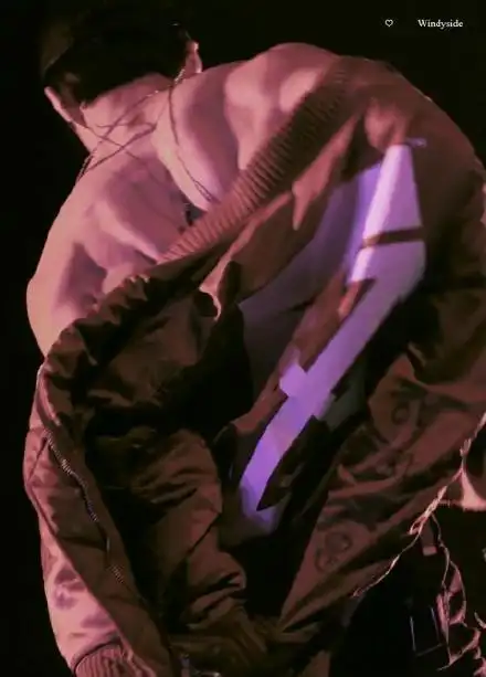 吴世勋居然不是靠他的颜上热搜而是因为这个