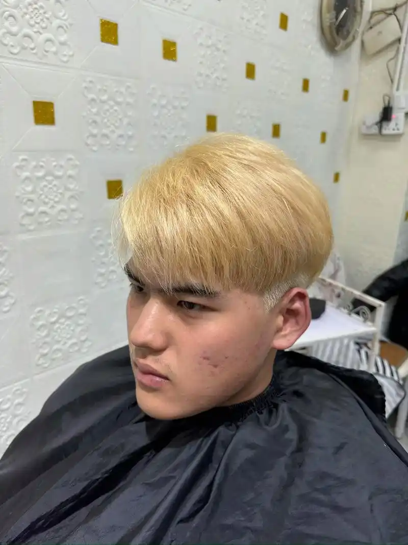 朝暮皆为少年之时#发型师 #男生潮色染发推荐 - 抖音