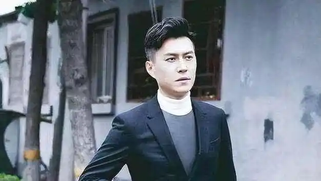 靳东拒与徐璐合作不惧高额违约金疑因左小青被换角而辞演