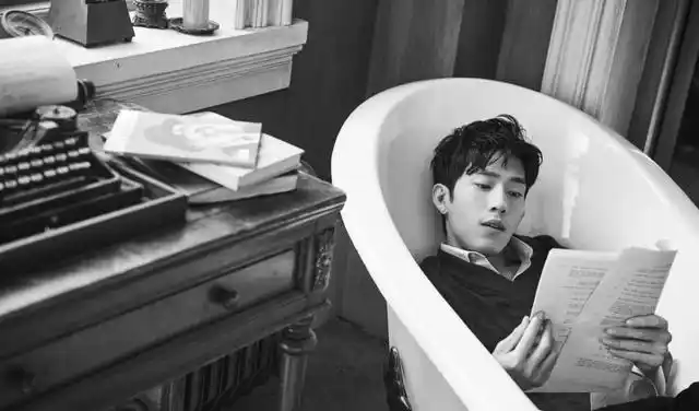 狗仔爆料私生活井柏然没遭其影响反而凭吸烟镜头成功涨粉