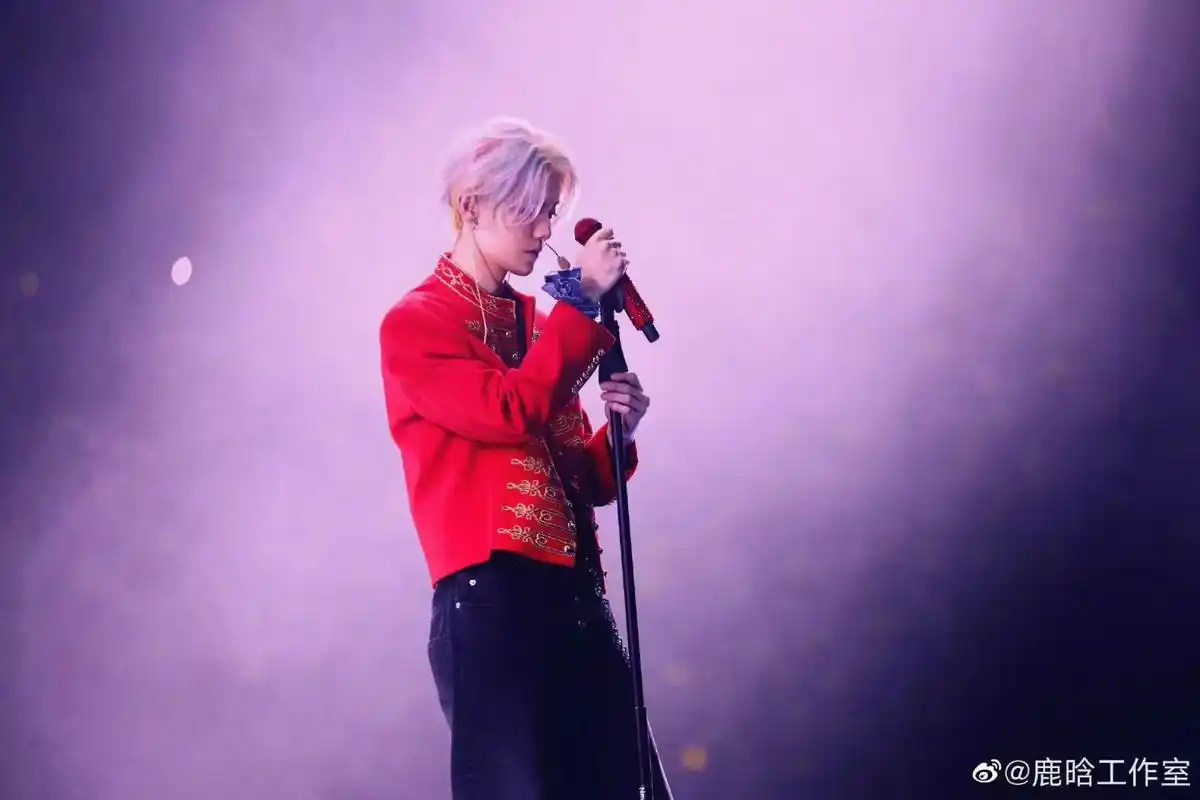 鹿晗三巡πday演唱会收官快乐.从2011.12.27至今  - 抖音