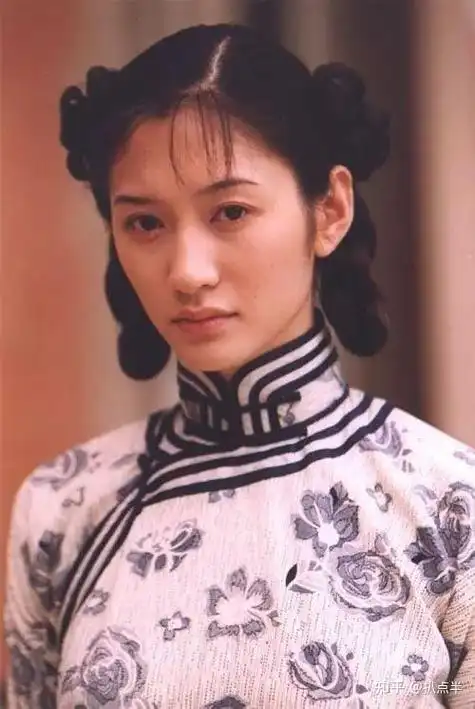 李小冉:成败皆在颜值?因"太美"感情坎坷,48岁活成爽文大女主