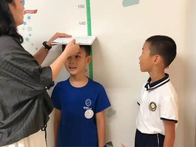 快乐读书吧——道尔顿芽儿百班千人第十五期《动物量身高》导读活动