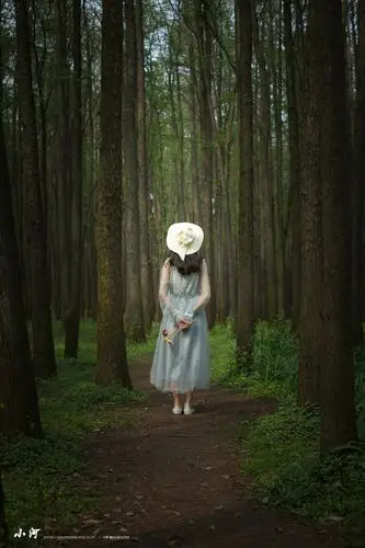 森林#森系#人像#美女 签名                               坐标珊＃