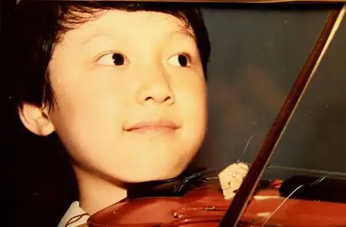 冯绍峰小时候的照片,趁着今天给老糊咖蹭点儿热度