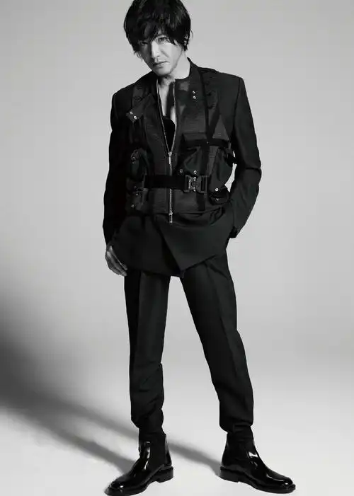 时尚芭莎放大招,请来亚洲偶像拍封面!木村拓哉47岁型男范儿爆表